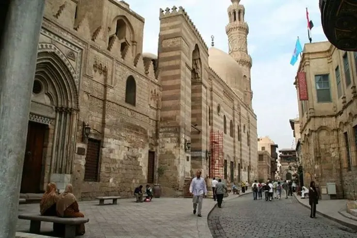 Private vs Group Tours in Cairo – Which One Is Right for You?
